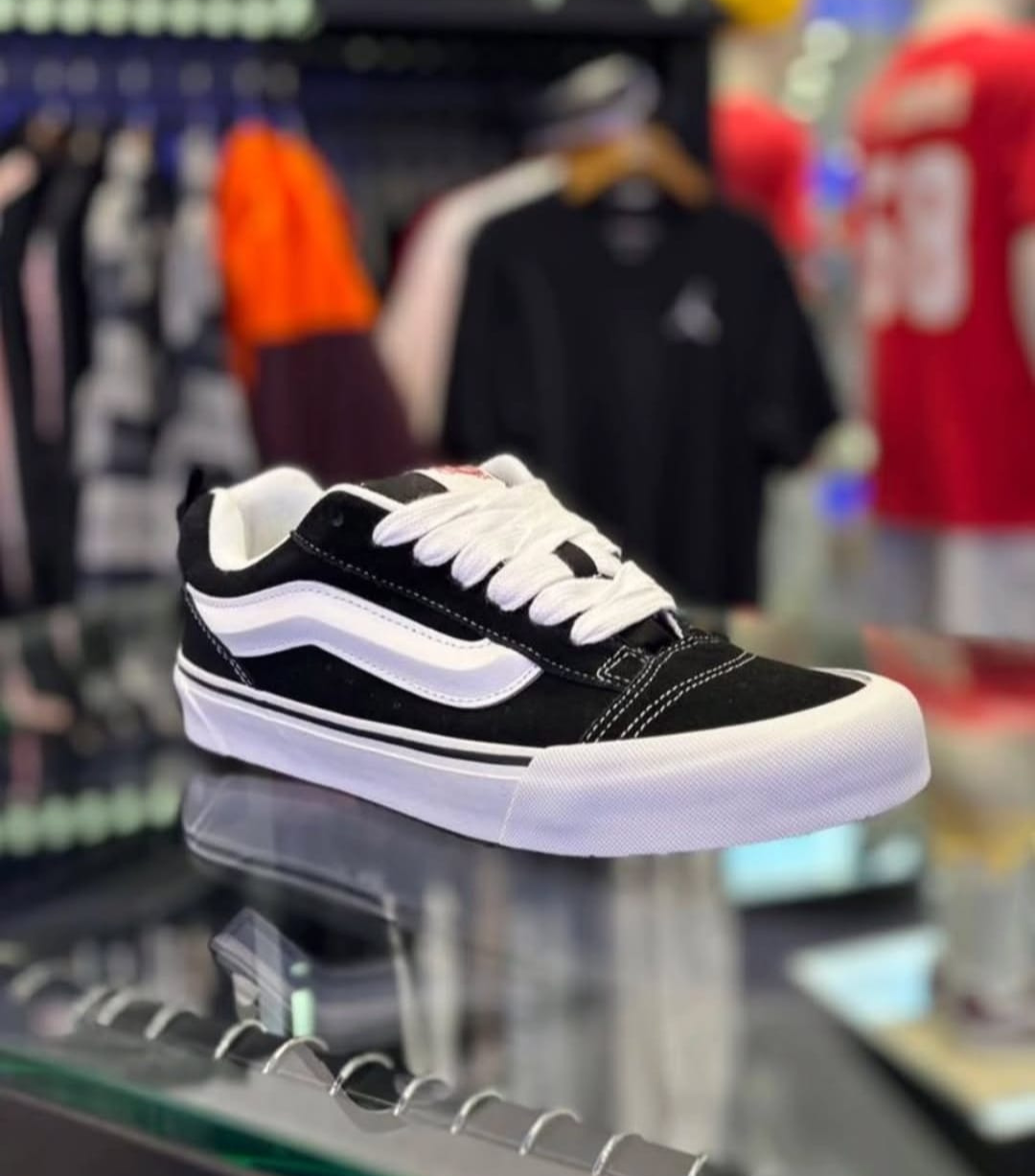 VANS KNU SKOOL