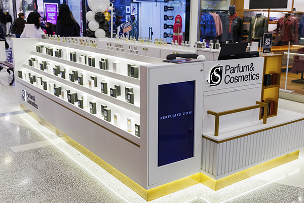 Inaugurou o quiosque S Parfum & Cosmetics no Maxi Shopping Jundiaí 