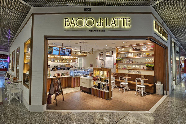 Inaugurou a loja da Bacio di Latte