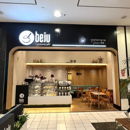 Logo da loja beju caramelos