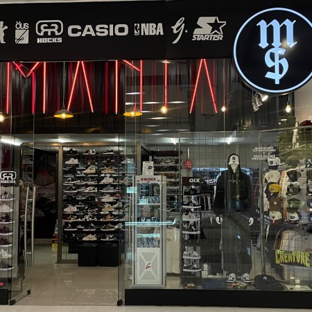 Logo da loja mania street wear