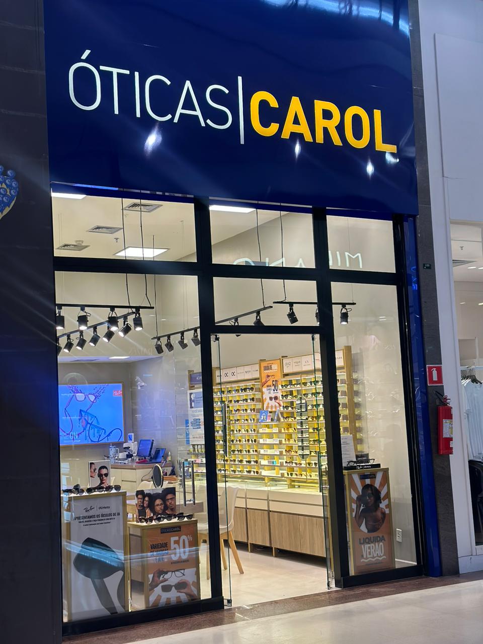 Logo da loja oticas carol