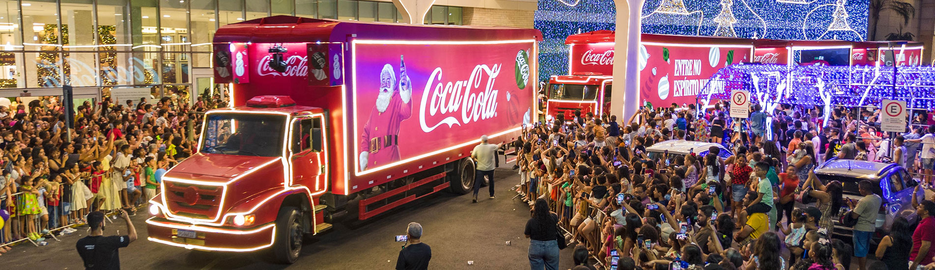 Caravana da Coca-Cola abre percurso no Teresina Shopping e marca a abertura do Natal na cidade