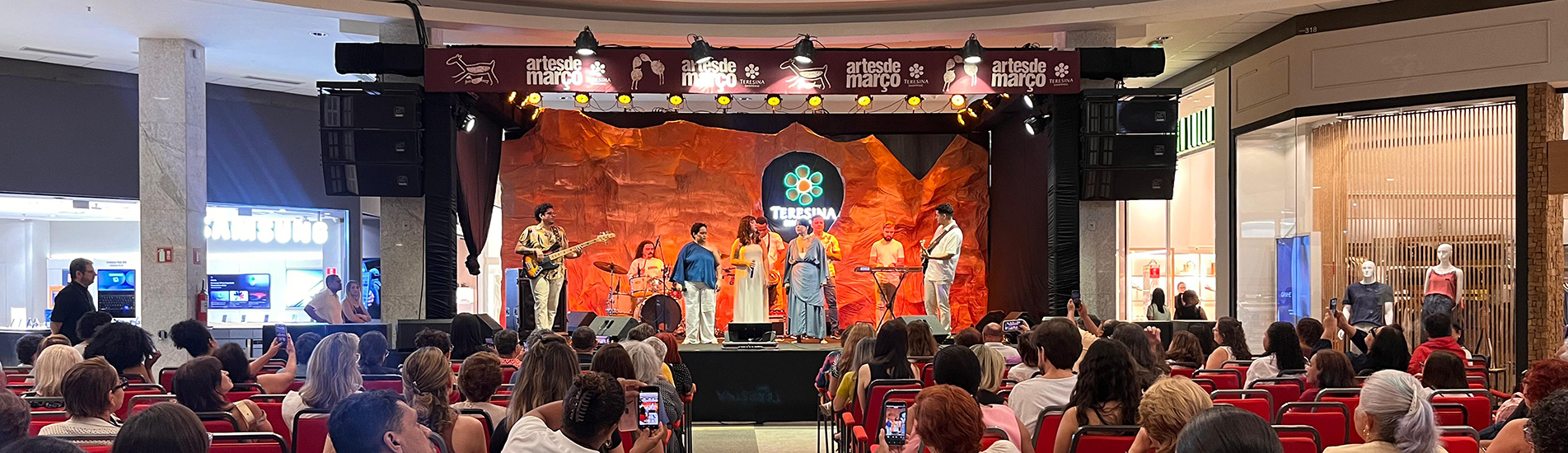 Artes de Março 2026: Banda Alquimia homenageia Maria Bethânia em apresentação musical