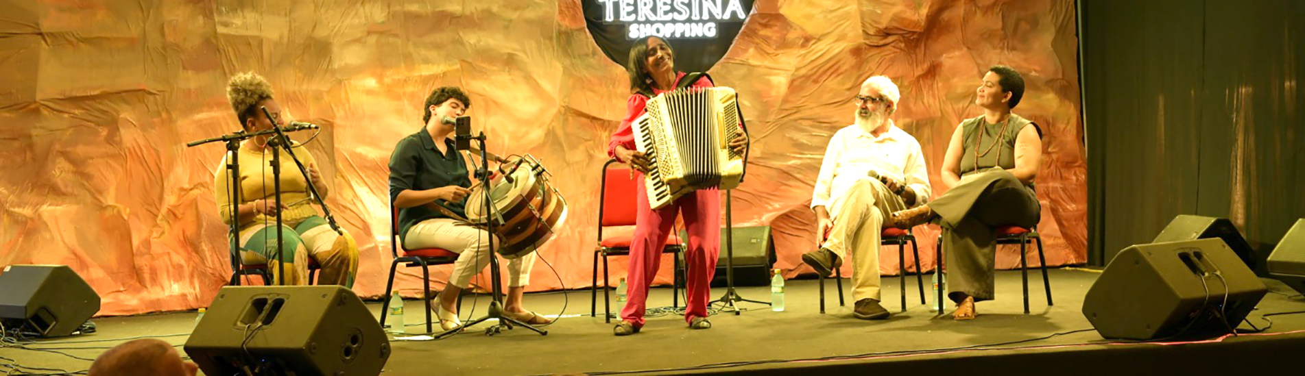Artes de Março: Sebastiana celebra a trajetória da sanfona piauiense em noite de música e conversa