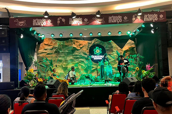 A Guardiã do Planeta leva diversão e mensagem ecológica para crianças no Teresina Shopping